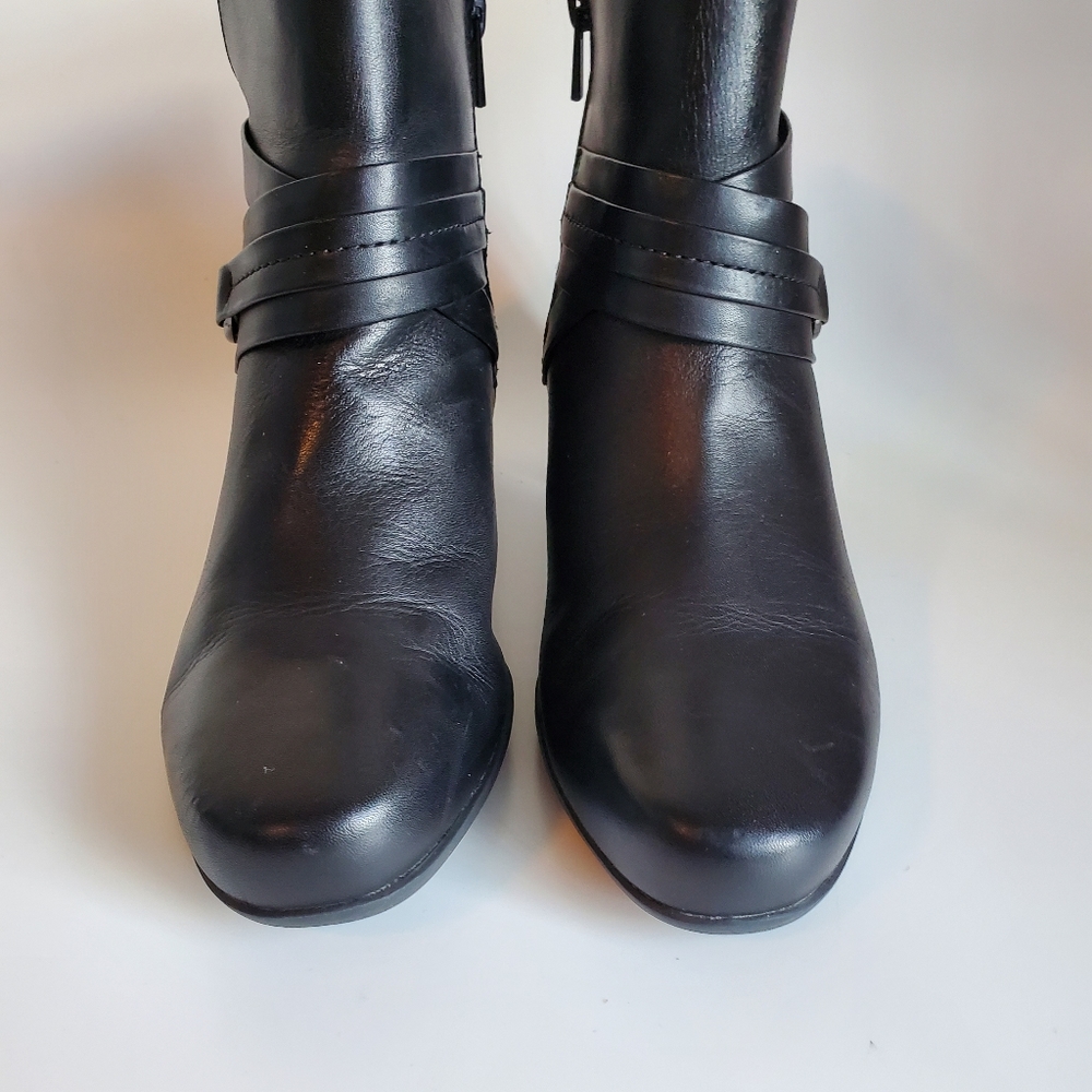 Clarks Artisian Rosalyn Page Black Strap Detail Soft Leather Booties Siz… - Picture 3 of 6